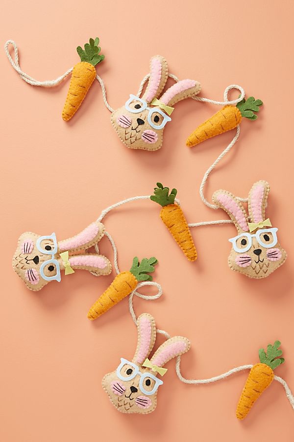Slide View: 1: Bunny + Carrot Garland