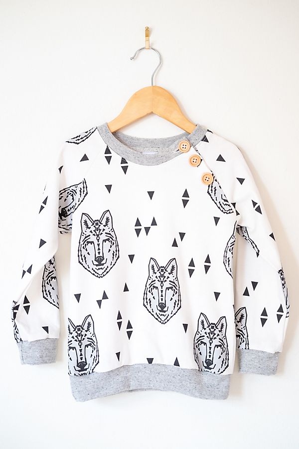 Slide View: 1: Lola & Stella Button Shoulder Sweatshirt