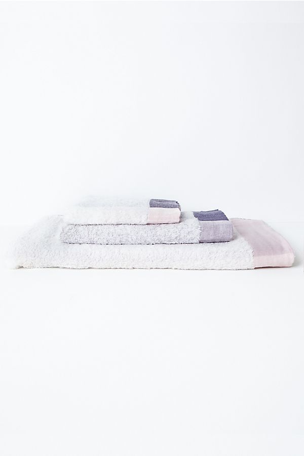 Slide View: 1: Kontex Palette Towel, Pink