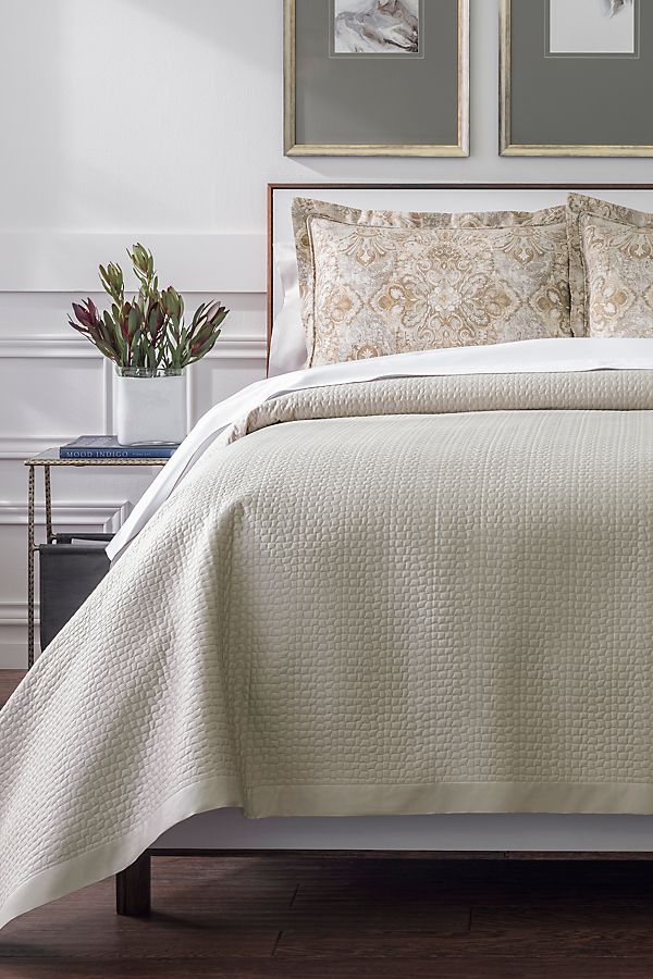 Slide View: 1: Peacock Alley Hamilton Coverlet