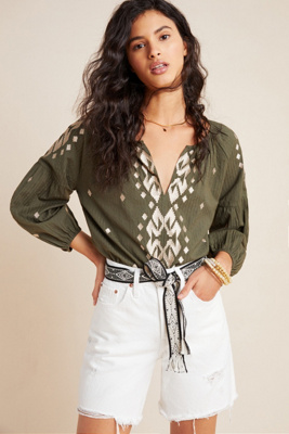 white levi bermuda shorts